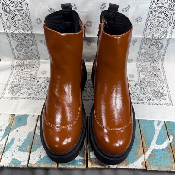 NEW Portland Boot Company Lug Sole Hiker Booties Boots Women's 8 Mocha Slip on - Picture 2 of 10